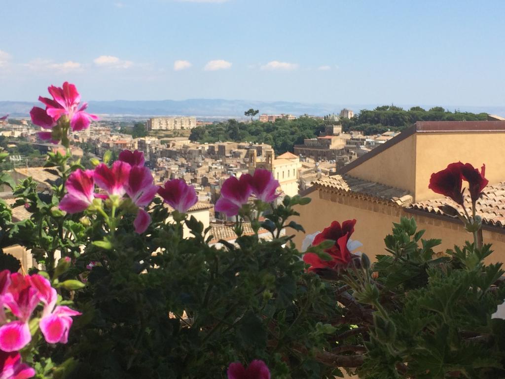 Attico Da Rosa Con Vista Spettacolare A 360 Gradi Apartment Caltagirone Exterior photo